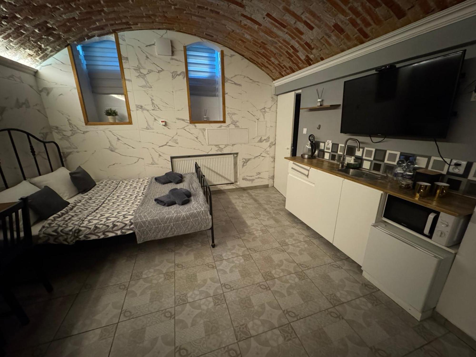 Underground Jacuzzi Rooms, Krakow